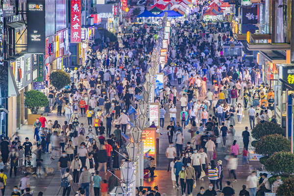 營(yíng)銷渠道：拓展銷售渠道，擴(kuò)大市場(chǎng)份額