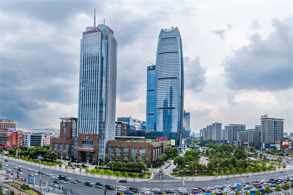 企業(yè)卡在增長(zhǎng)瓶頸管理老套，東莞管理咨詢能劈開(kāi)新路嗎？
